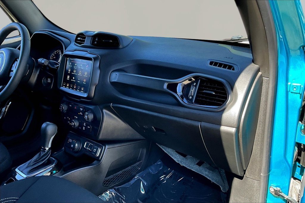 Used 2022 Teal Jeep Altitude image 26