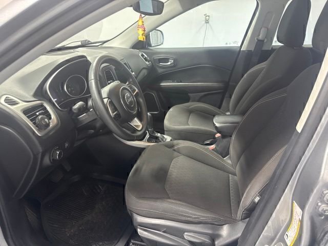 Used 2021 Silver Jeep Sport image 12