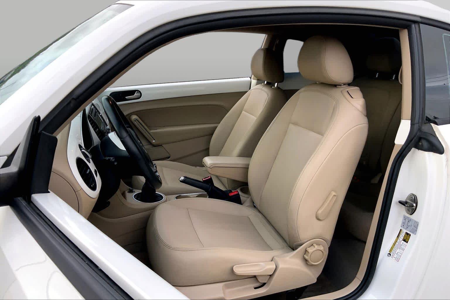 Used 2014 Candy White Volkswagen 2.5L image 7