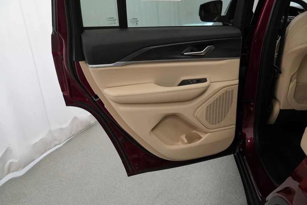 Used 2025 Red Jeep Limited image 41