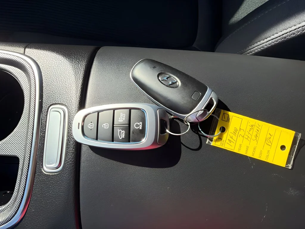 Used 2023 Stormy Blue Hyundai SEL image 2