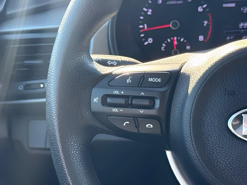 Used 2019 Red Kia S image 13