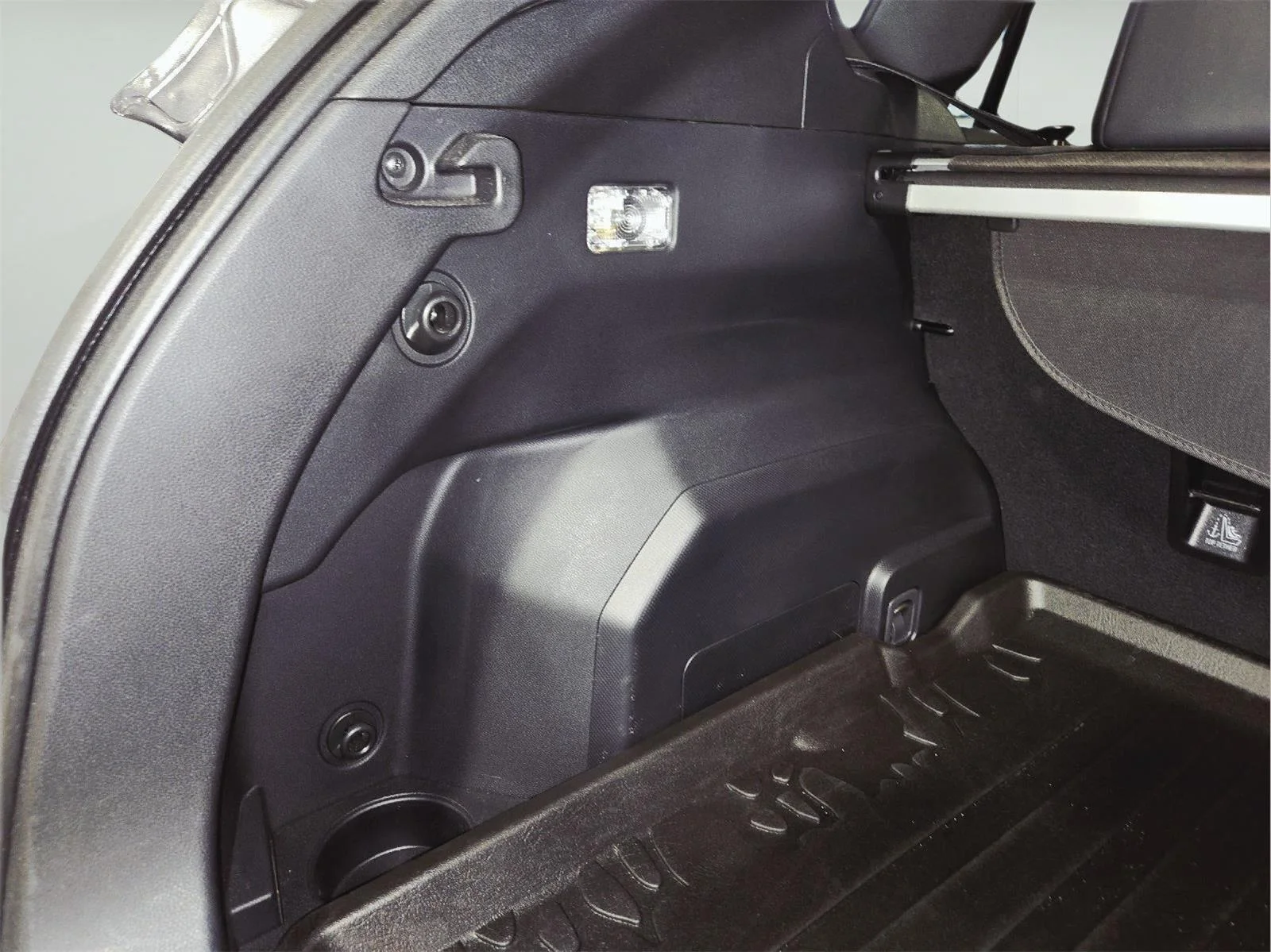 Used 2025 Magnetite Gray Metallic Subaru Limited image 43