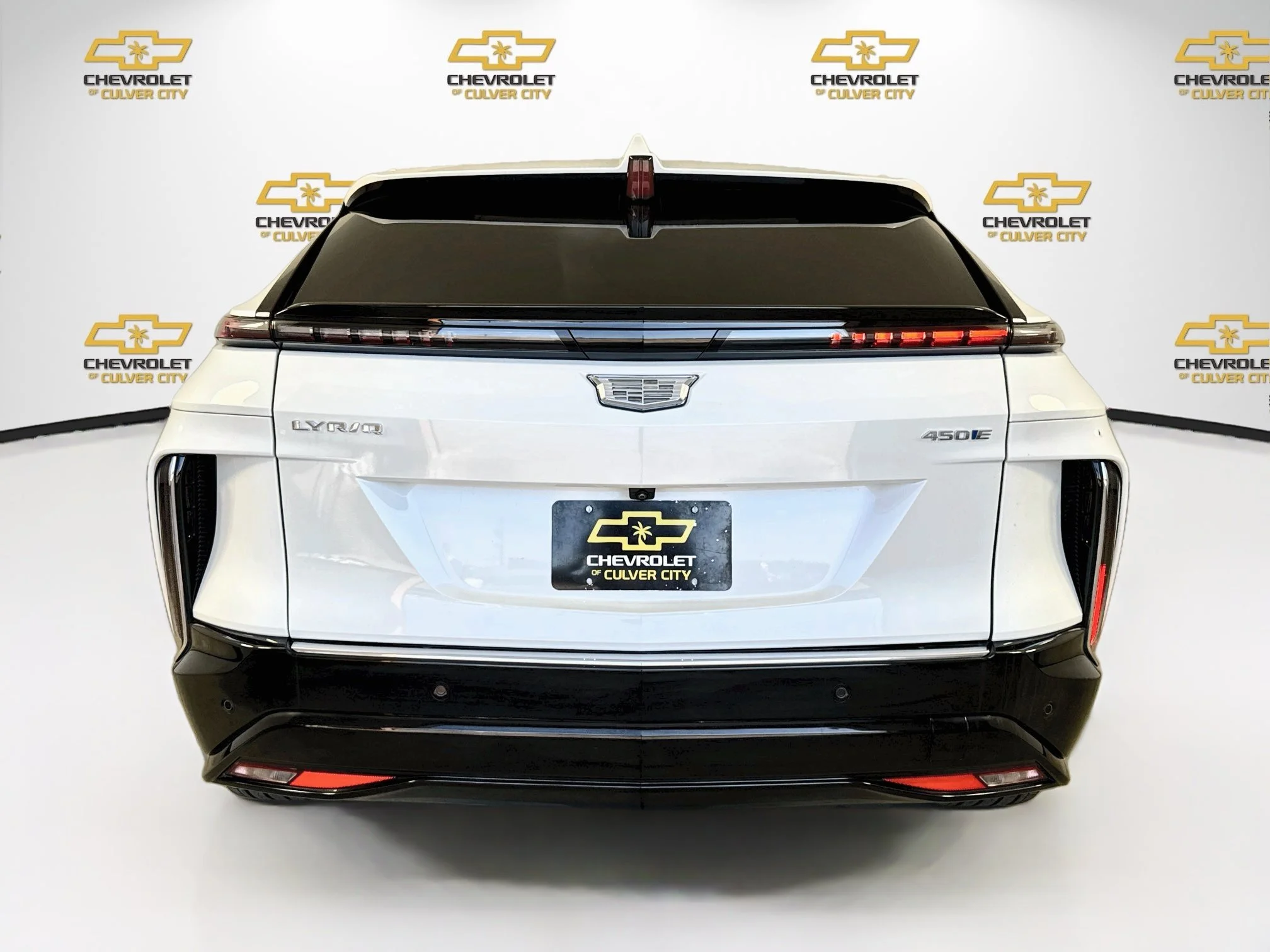 Used 2025 Crystal White Tricoat Cadillac Luxury 1 image 7
