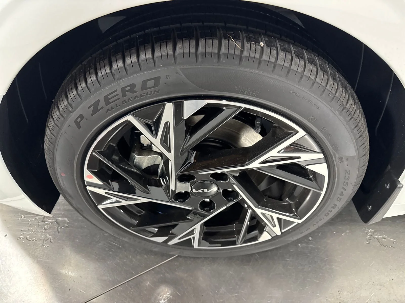 New 2026 Snow White Pearl Kia GT-Line image 9