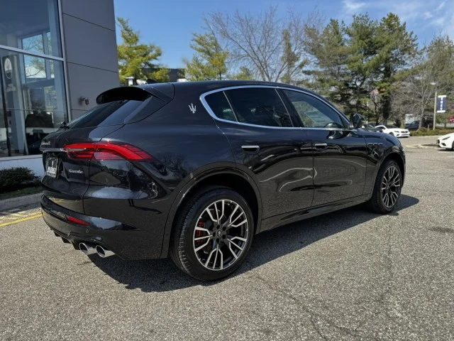 New 2025 Nero Tempesta Metallic Maserati Premium SPORT image 23