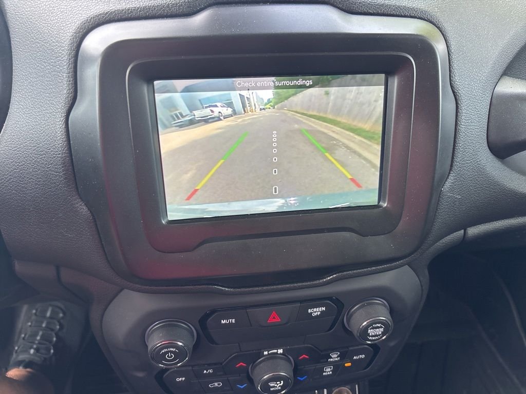 Used 2018 Gray Jeep Latitude image 26
