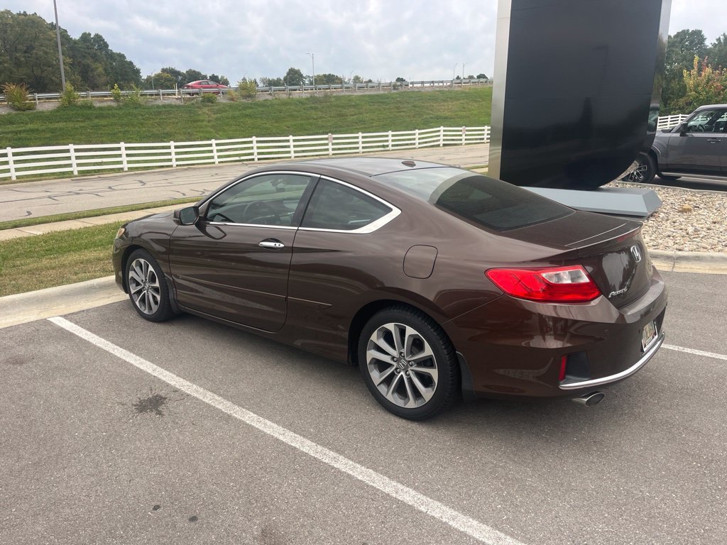 Used 2014 Tiger Eye Pearl Honda EX-L image 2
