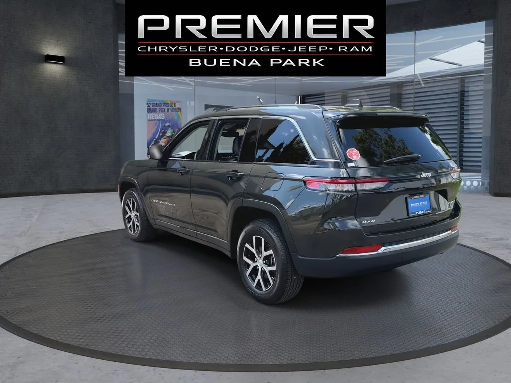 Used 2023 Brown Jeep Limited image 6