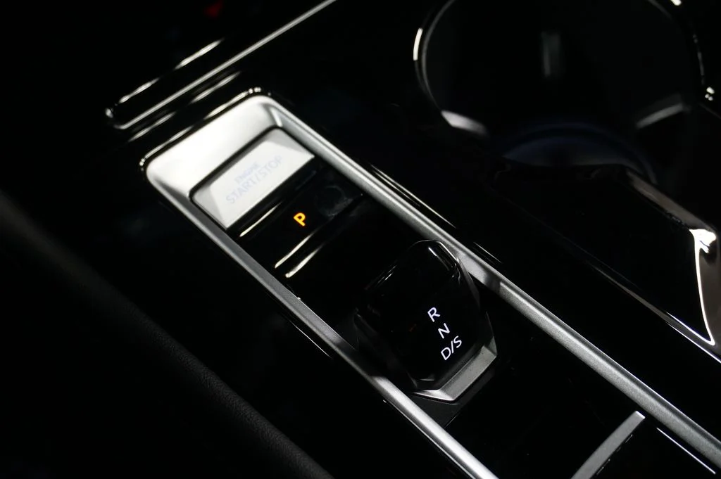 New 2026 Deep Black Volkswagen 2.0T SE w/Technology image 19