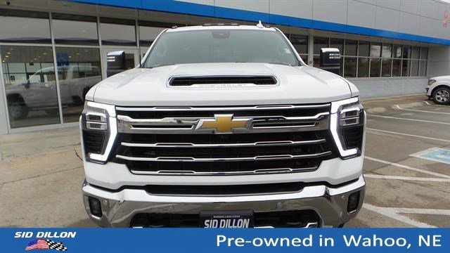 Used 2024 Summit White Chevrolet LTZ image 9