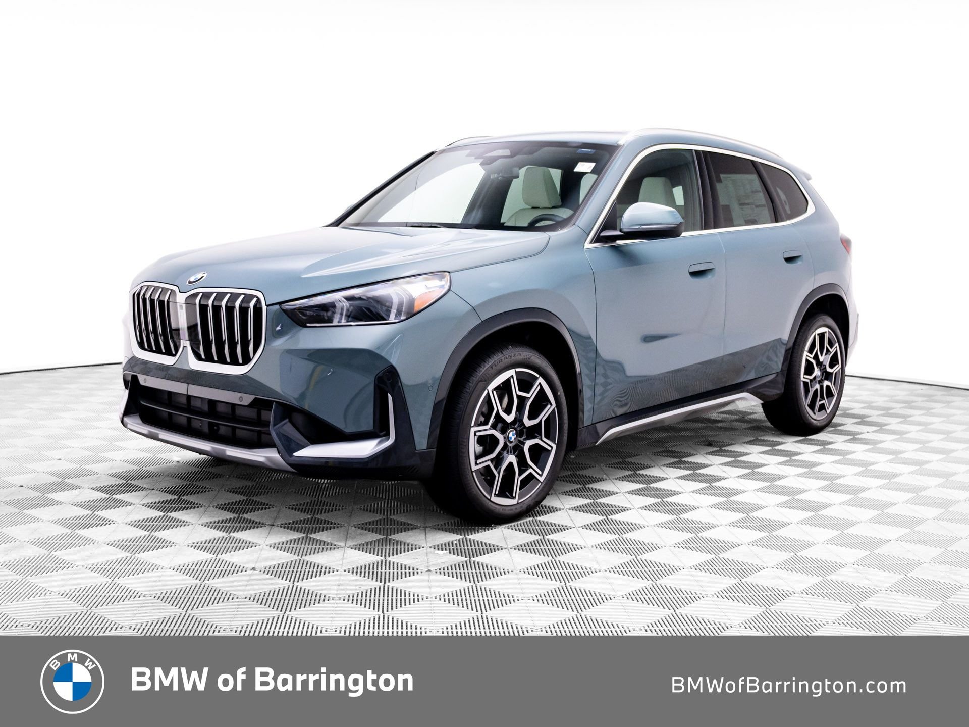 New 2027 Cape York Green Metallic BMW xDrive28i image 1