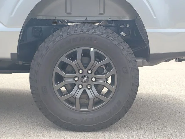 New 2026 Silver Metallic Ford Tremor image 8