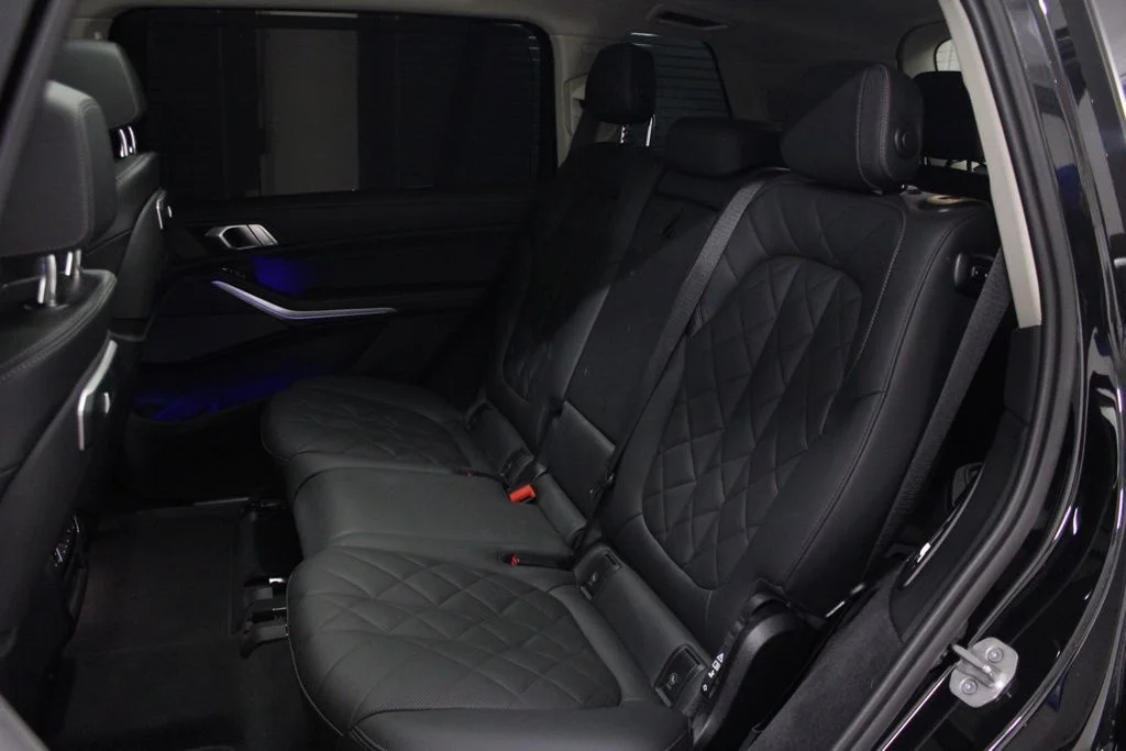 Used 2024 Black BMW xDrive40i image 40