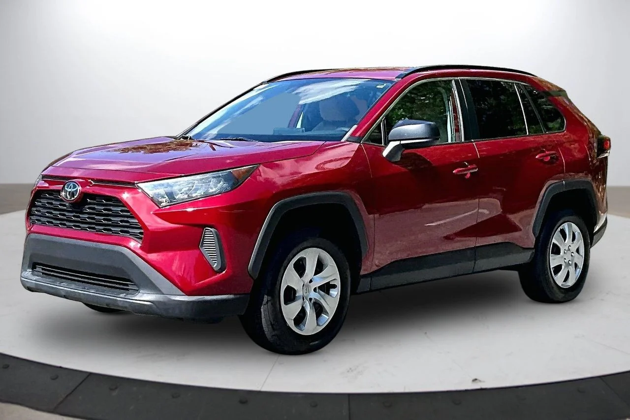 Used 2020 Red Toyota LE image 4