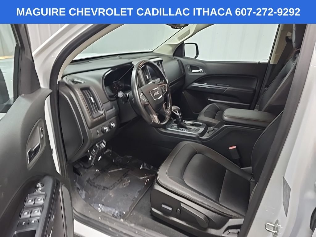 Used 2022 White GMC AT4 w/Leather image 28