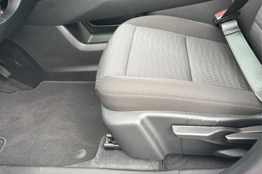 New 2027 Sterling Gray Metallic Chevrolet LT image 19