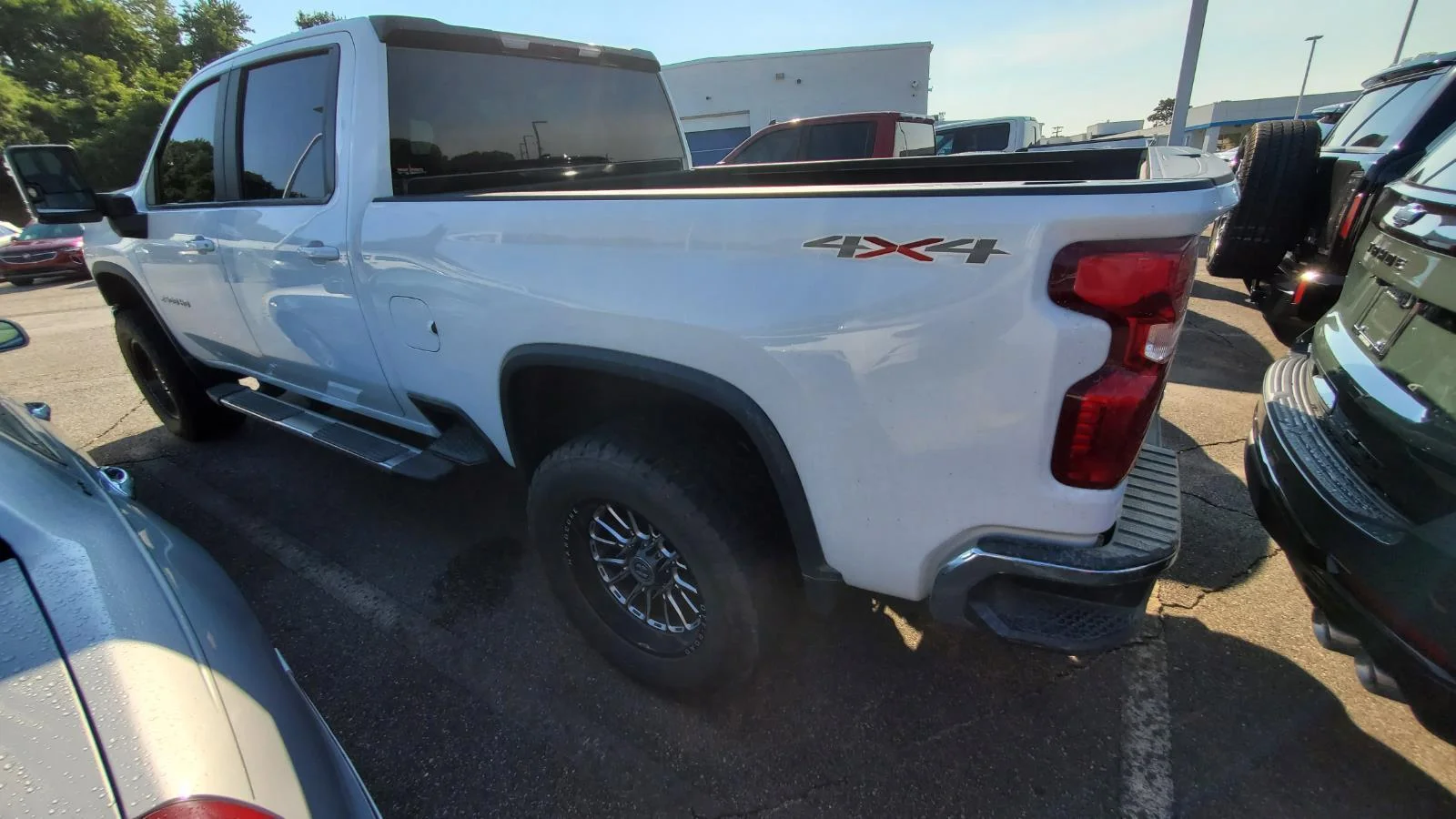 Used 2021 SUMMIT WHITE Chevrolet LT image 8