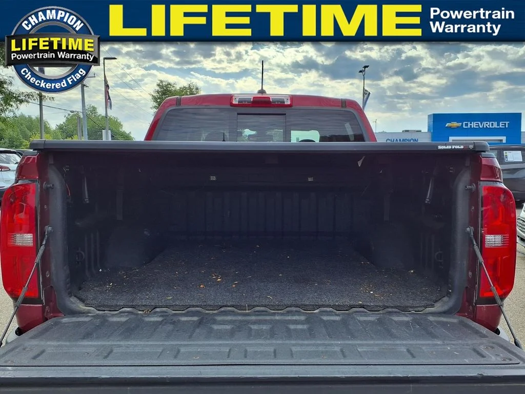 Used 2019 Red Chevrolet Z71 image 11