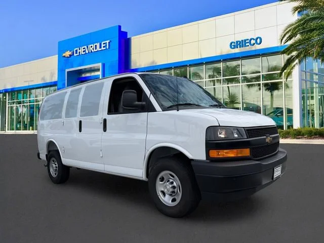 2025 Chevrolet Express 2500 Work Van HD's photo