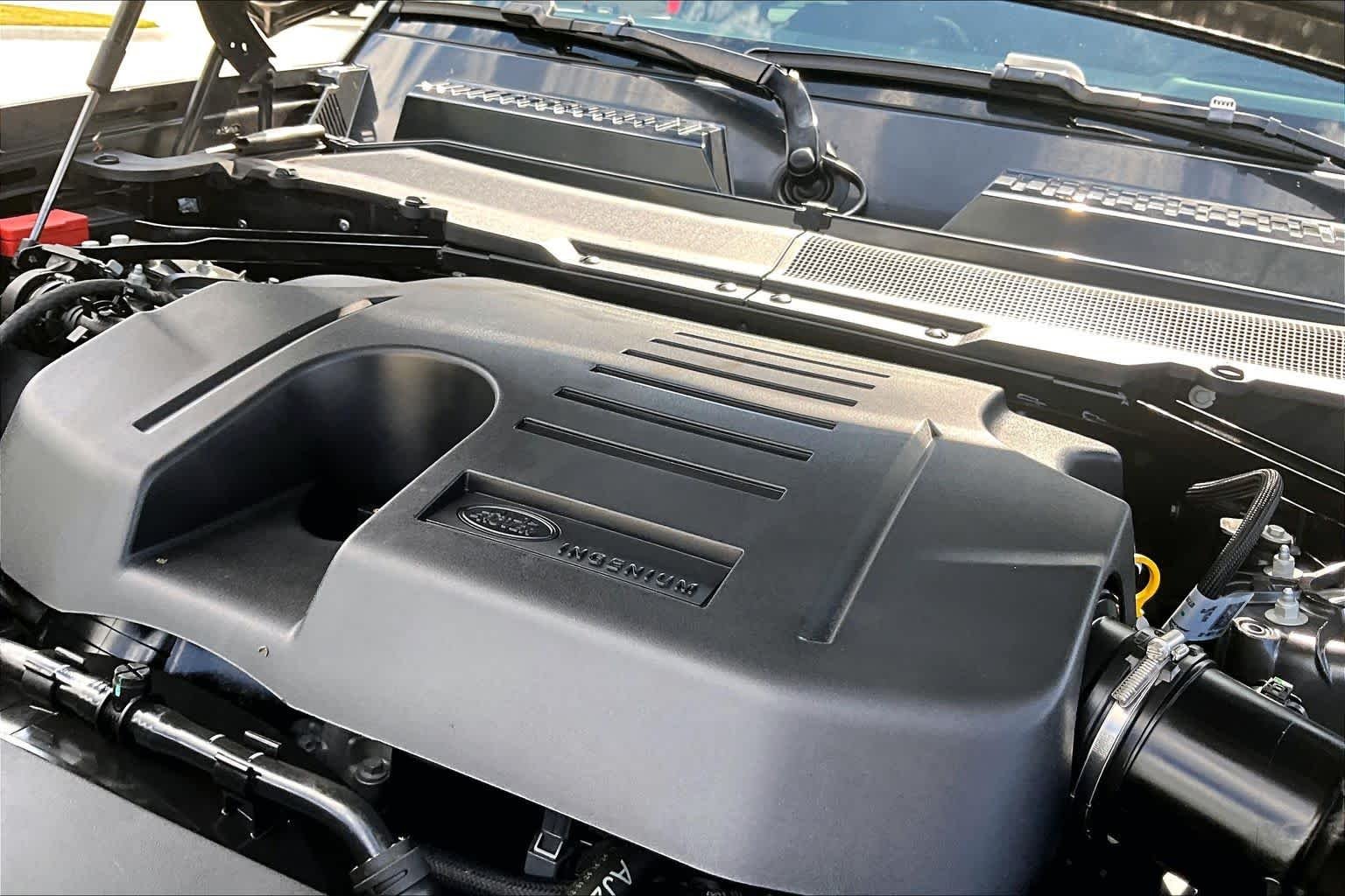Used 2024 Carpathian Grey Premium Metallic Land Rover X-Dynamic SE image 29