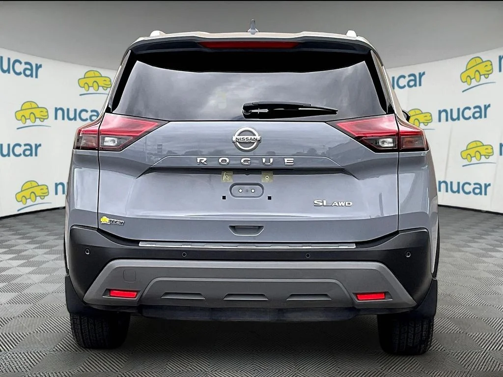 Used 2021 Gray Nissan SL image 5