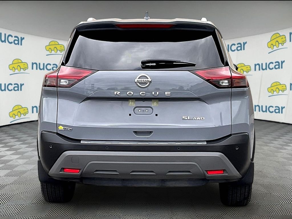 Used 2021 Gray Nissan SL image 5