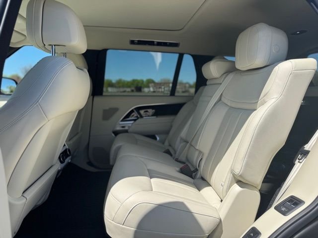 New 2026 Obsidian Black Satin Land Rover SE  LWB 7 SEAT image 11