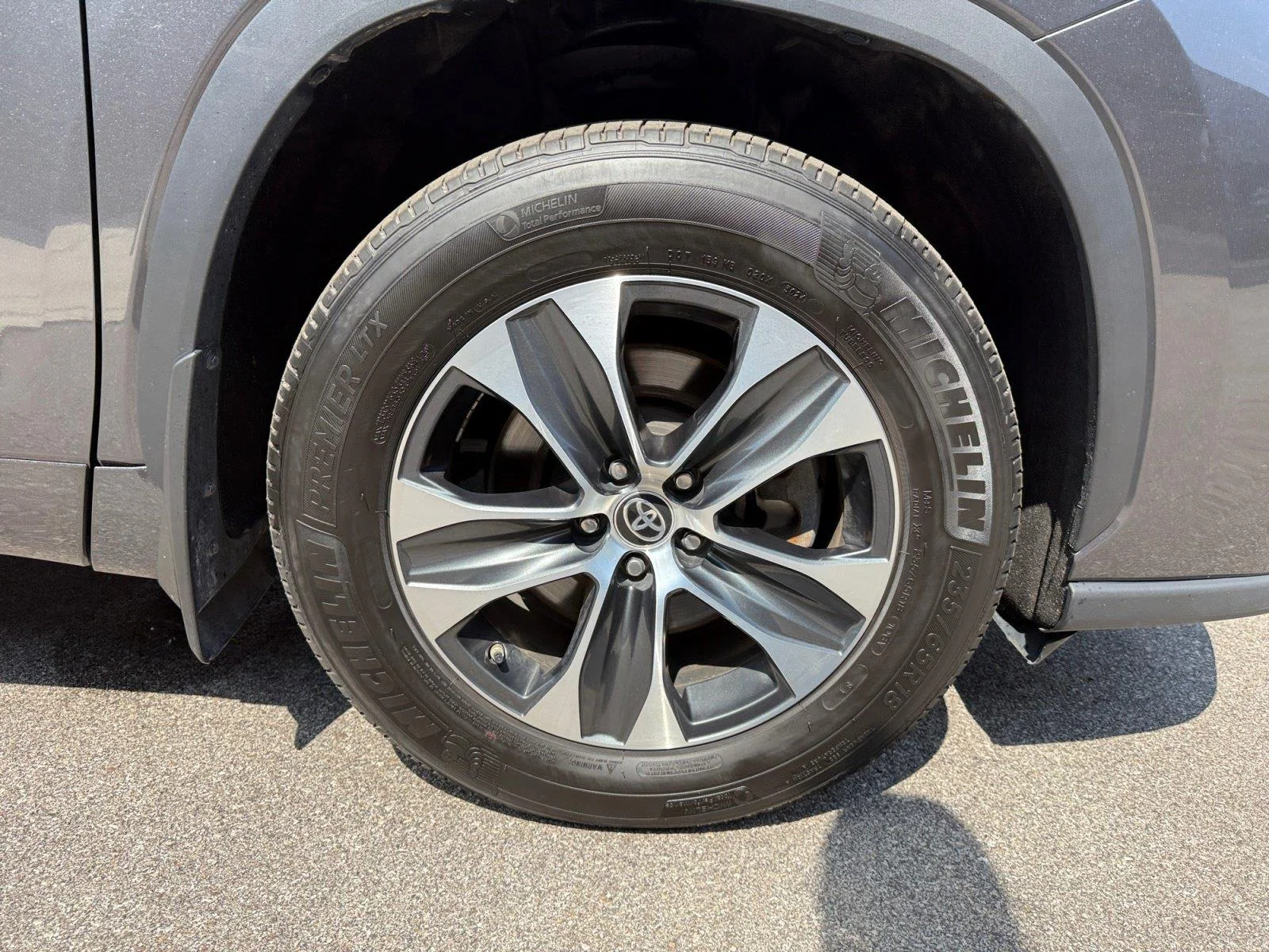 Used 2025  Toyota Platinum image 33