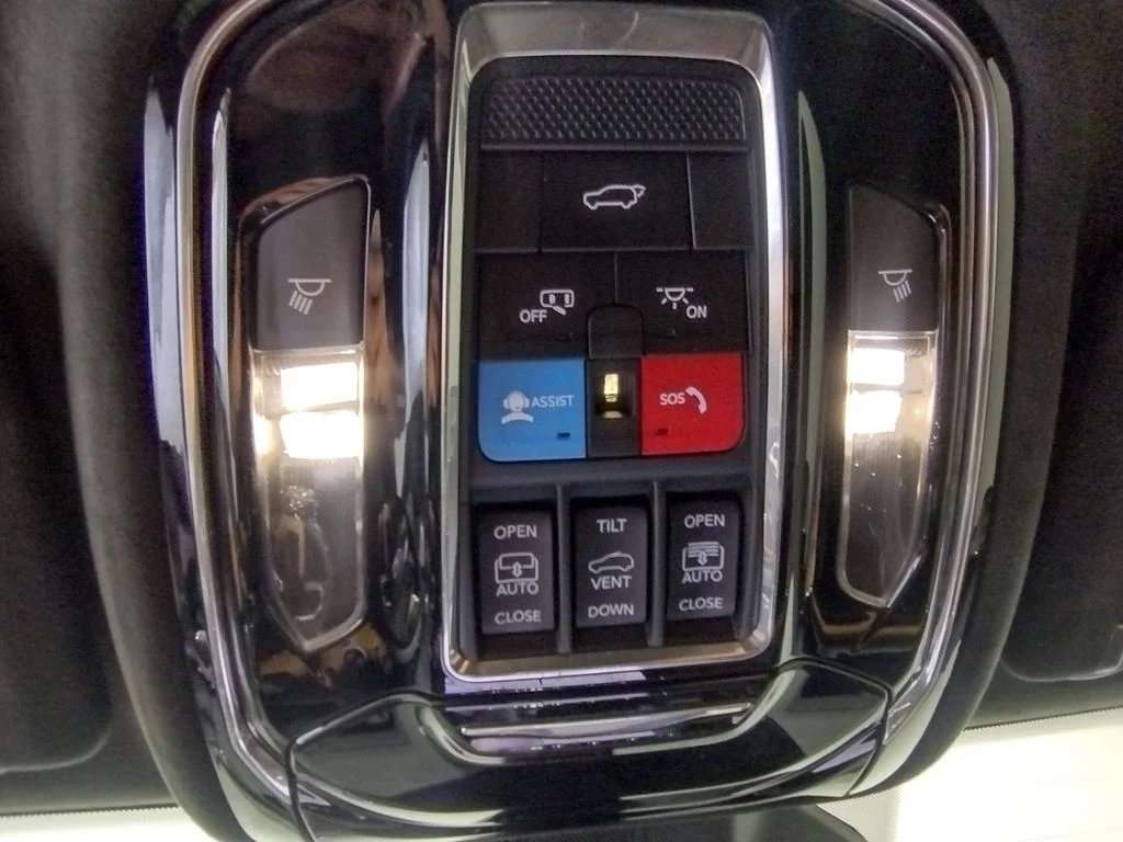 Used 2023 Black Jeep Summit Reserve 4xe image 37