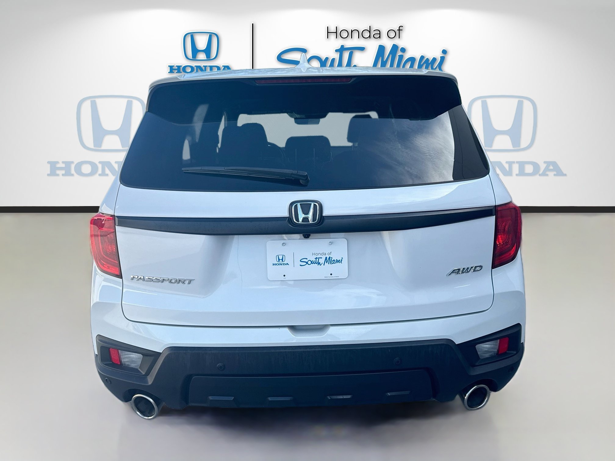 Used 2023 White Honda EX-L image 6