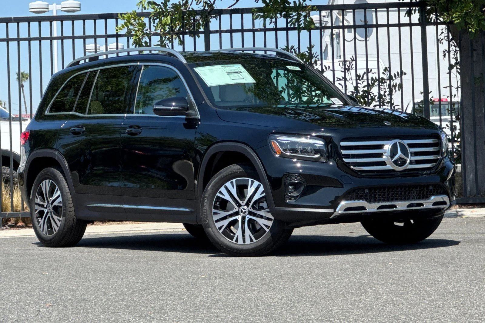New 2026 Black Mercedes-Benz GLB 250 image 2