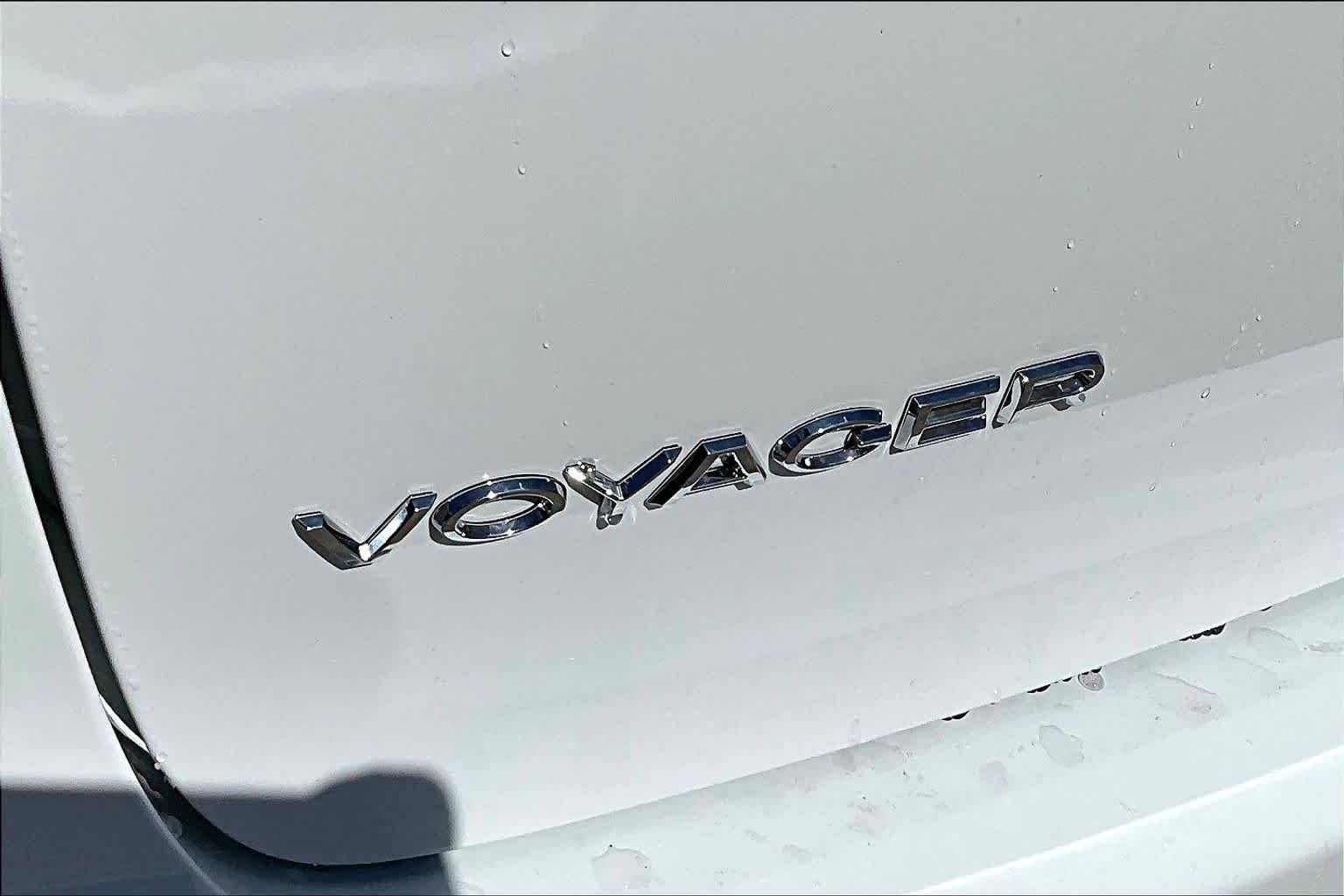 New 2026 Bright White Clear-Coat Exterior Paint Chrysler LX image 16