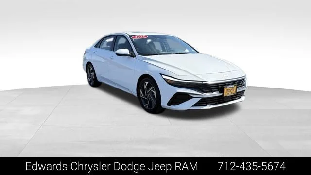 2025 Hyundai Elantra 2.0 SEL Convenience IVT's photo