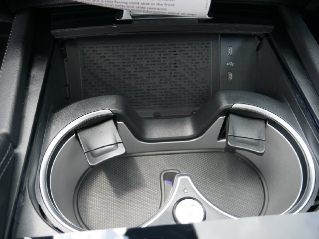 New 2026 MANUFAKTUR Moonlight White Metallic Mercedes-Benz GLS 450 image 40