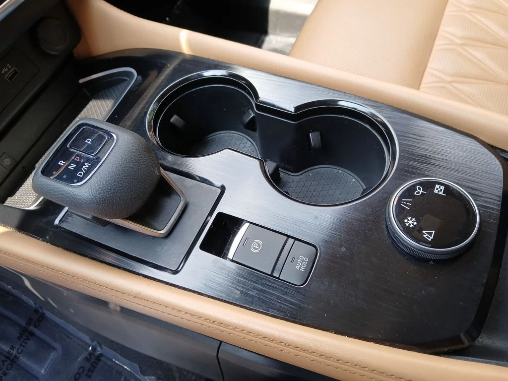 Used 2023 White Nissan Platinum image 44