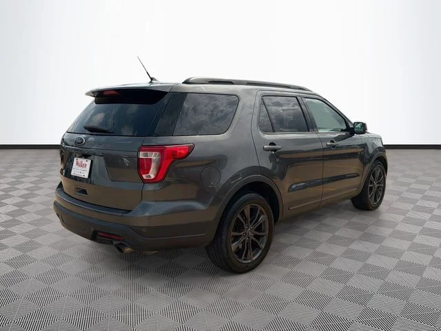Used 2018 Gray Ford XLT image 5