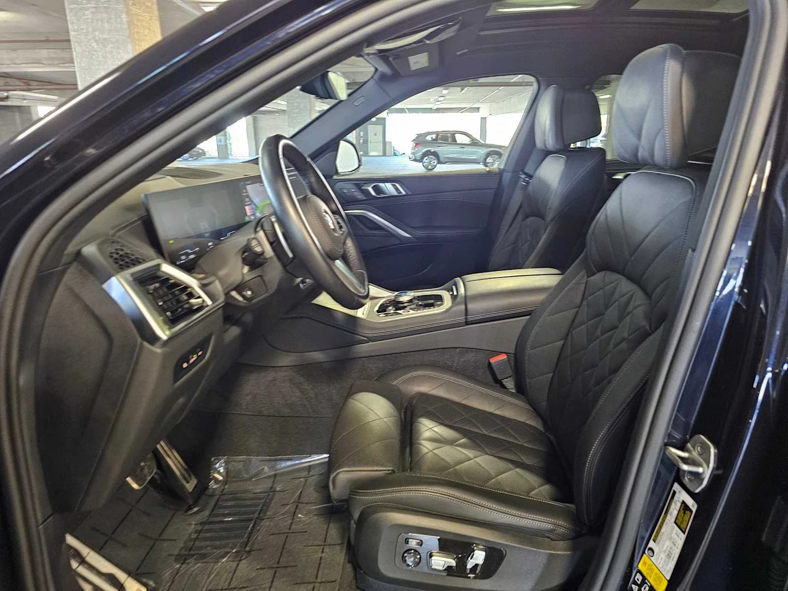 Used 2024 Carbon Black Metallic BMW xDrive40i image 22