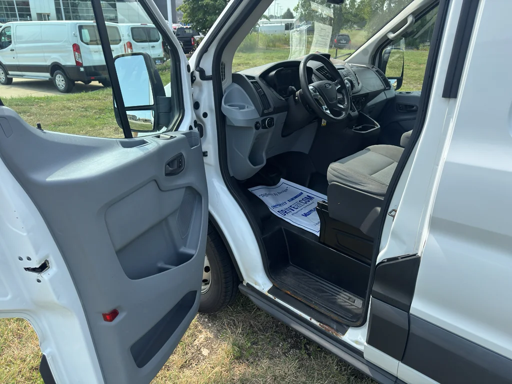 Used 2015 Oxford White Ford Base image 20