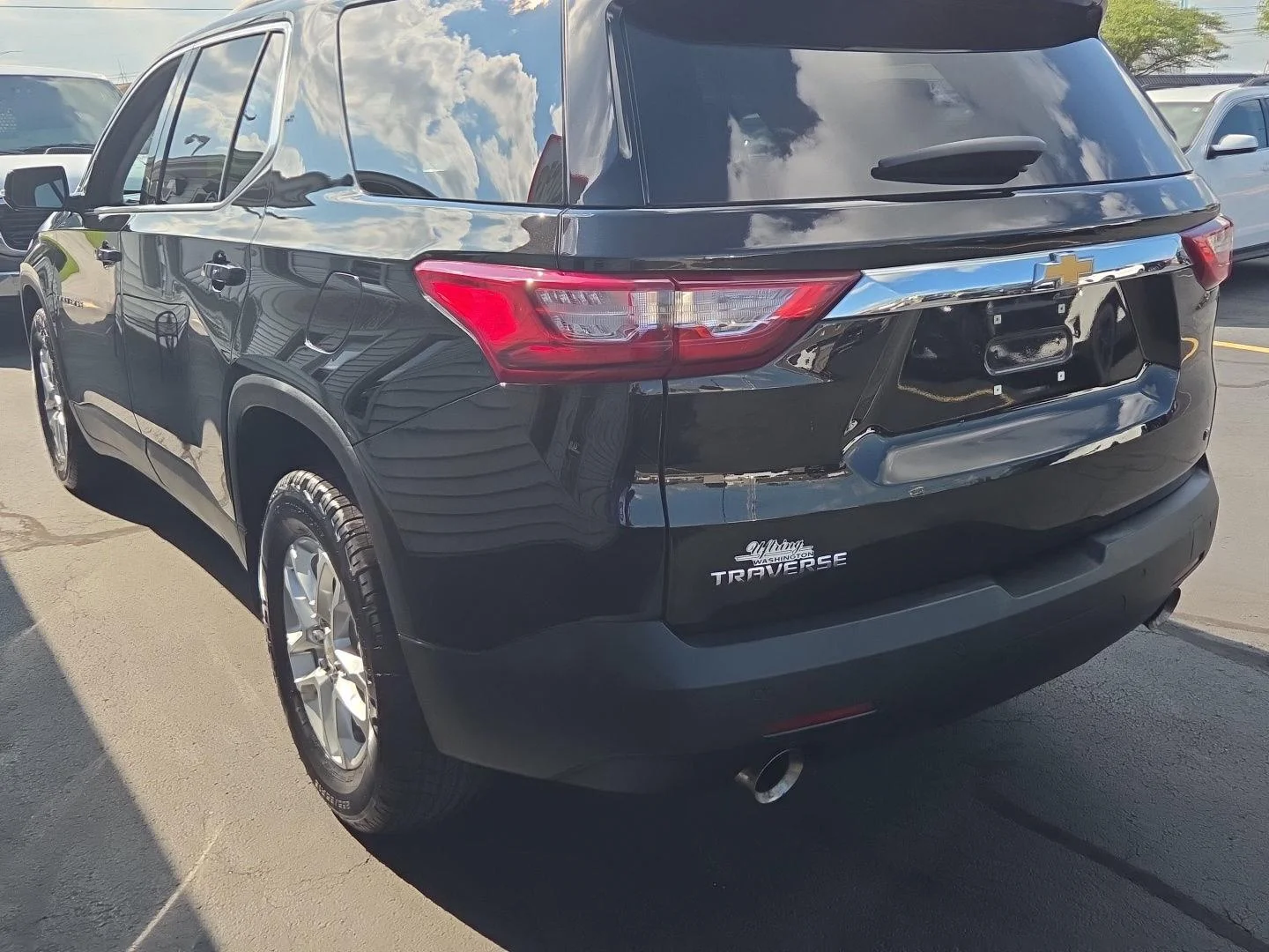 Used 2020 Mosaic Black Metallic Chevrolet LT Cloth image 5