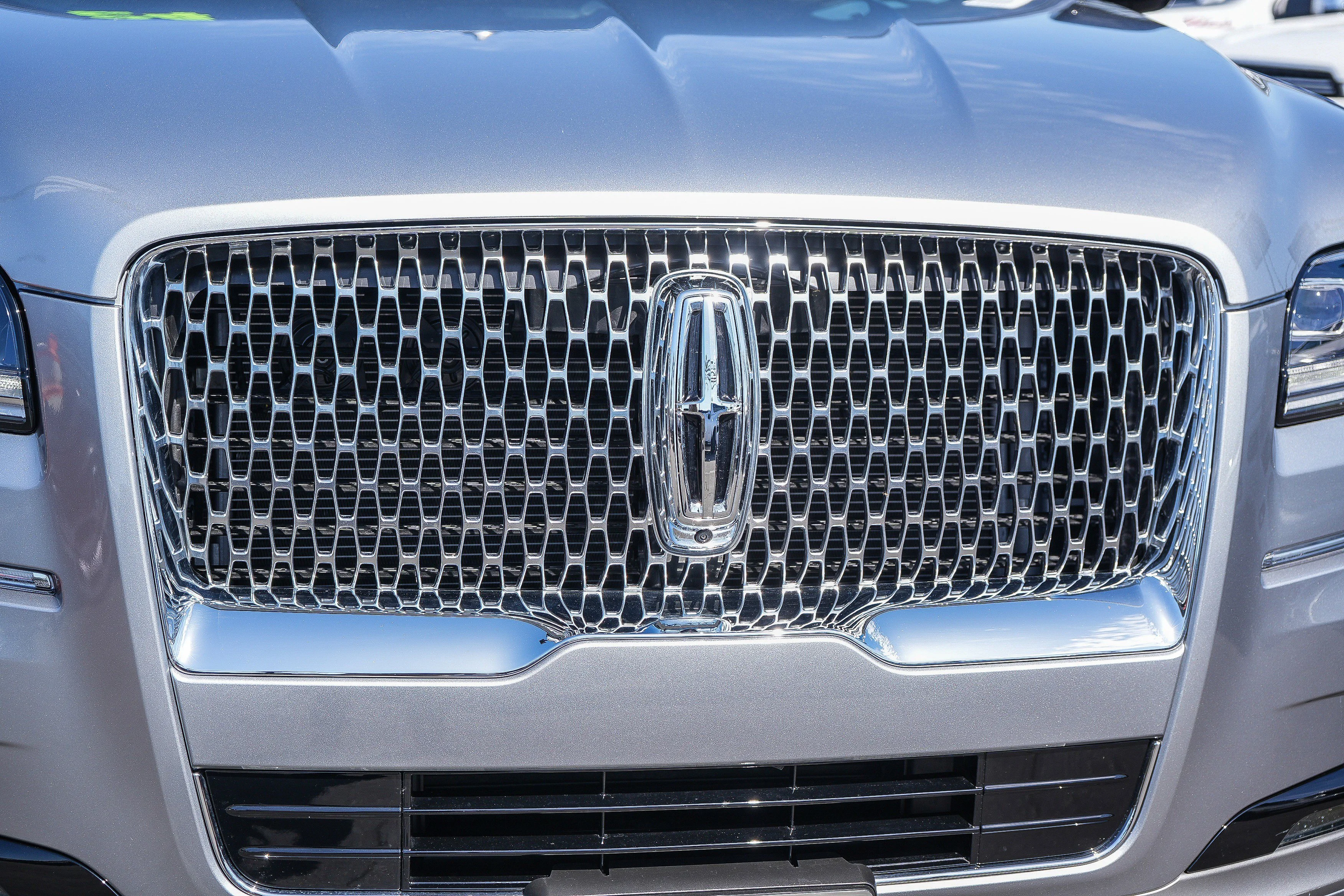 Certified Used 2024 Radiance Metallic Lincoln Premiere image 7