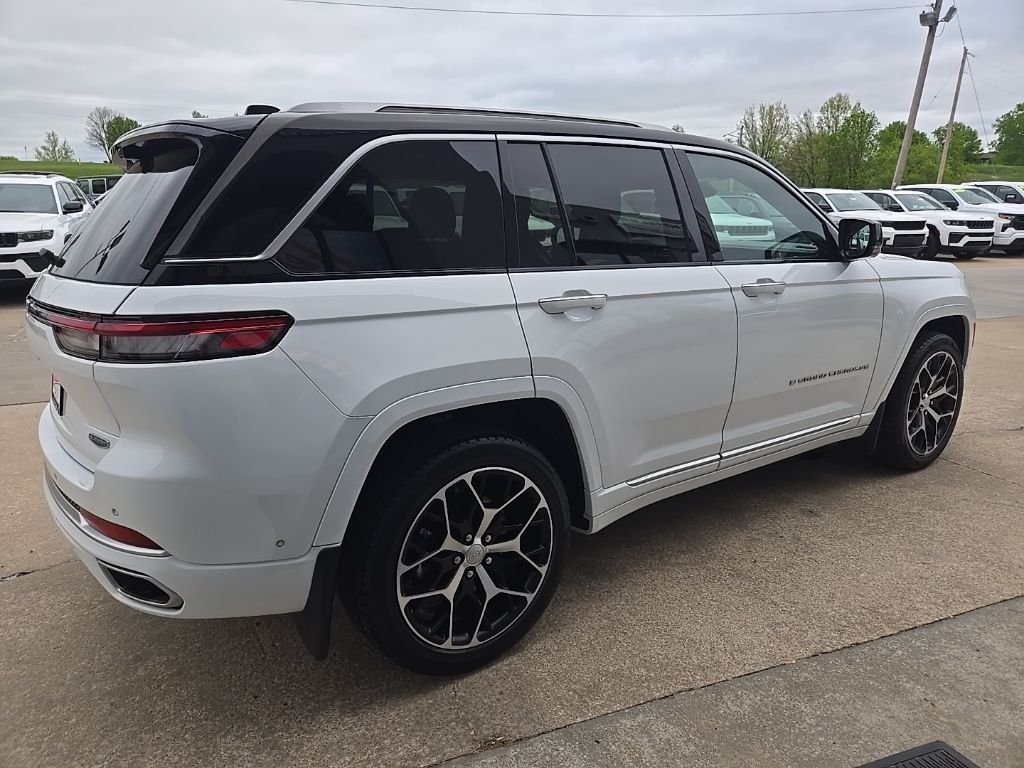 Used 2022 White Jeep Summit Reserve image 13