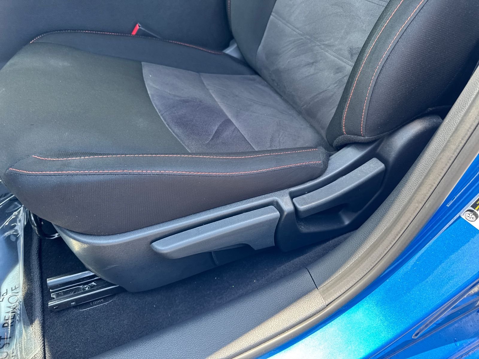Used 2025 Electric Blue Metallic Nissan SR image 32