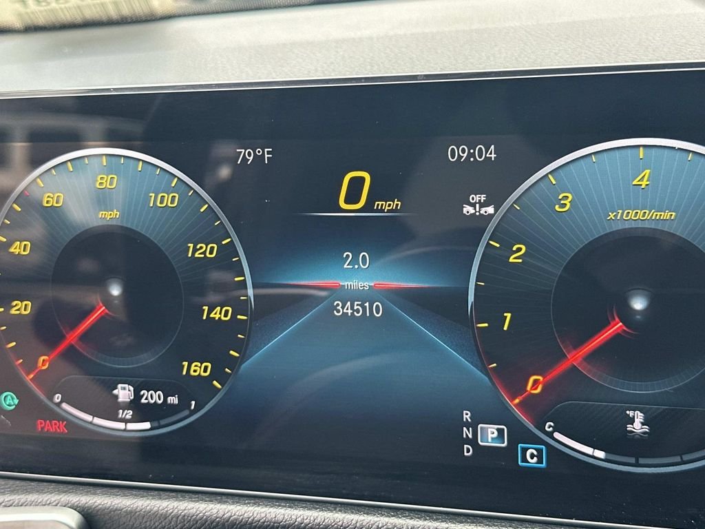 Used 2023  Mercedes-Benz GLB 250 image 29