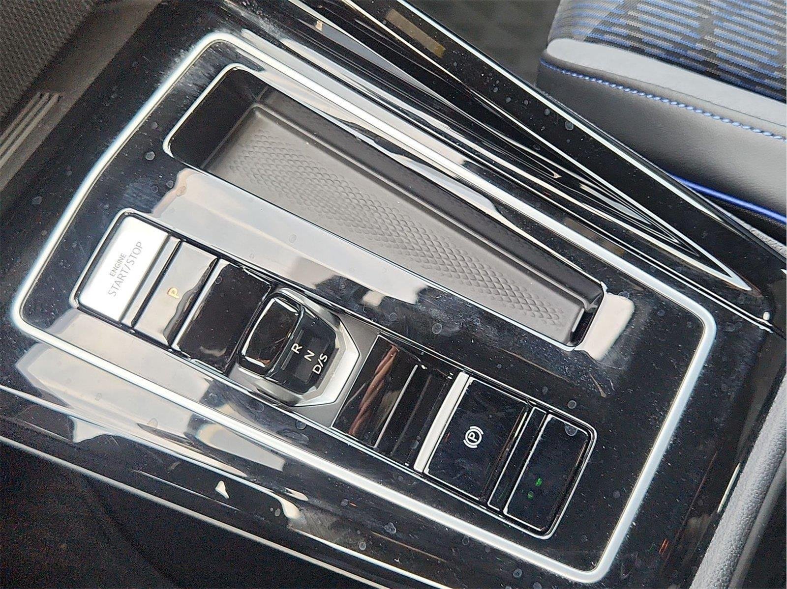 2025 Volkswagen Golf R photo 15 of 32