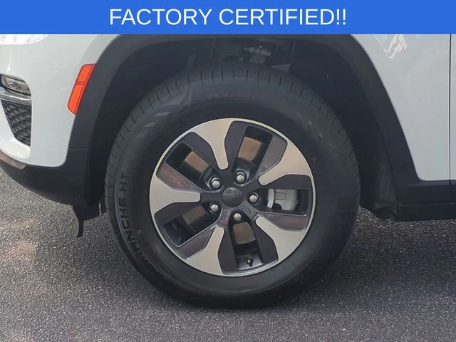 Used 2024 White Jeep 4xe image 10