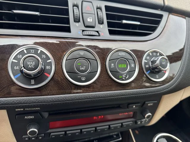 Used 2013 White BMW sDrive28i image 18