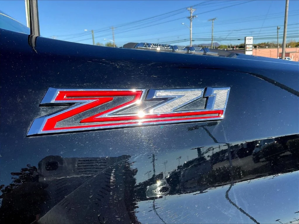 Used 2025 Black Chevrolet Custom image 6