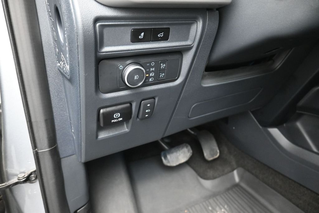 Used 2022 Silver Ford XLT image 13