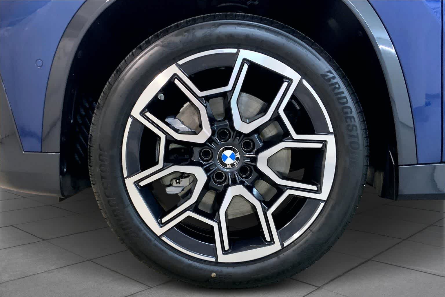 Used 2025 Phytonic Blue Metallic BMW xDrive28i image 11